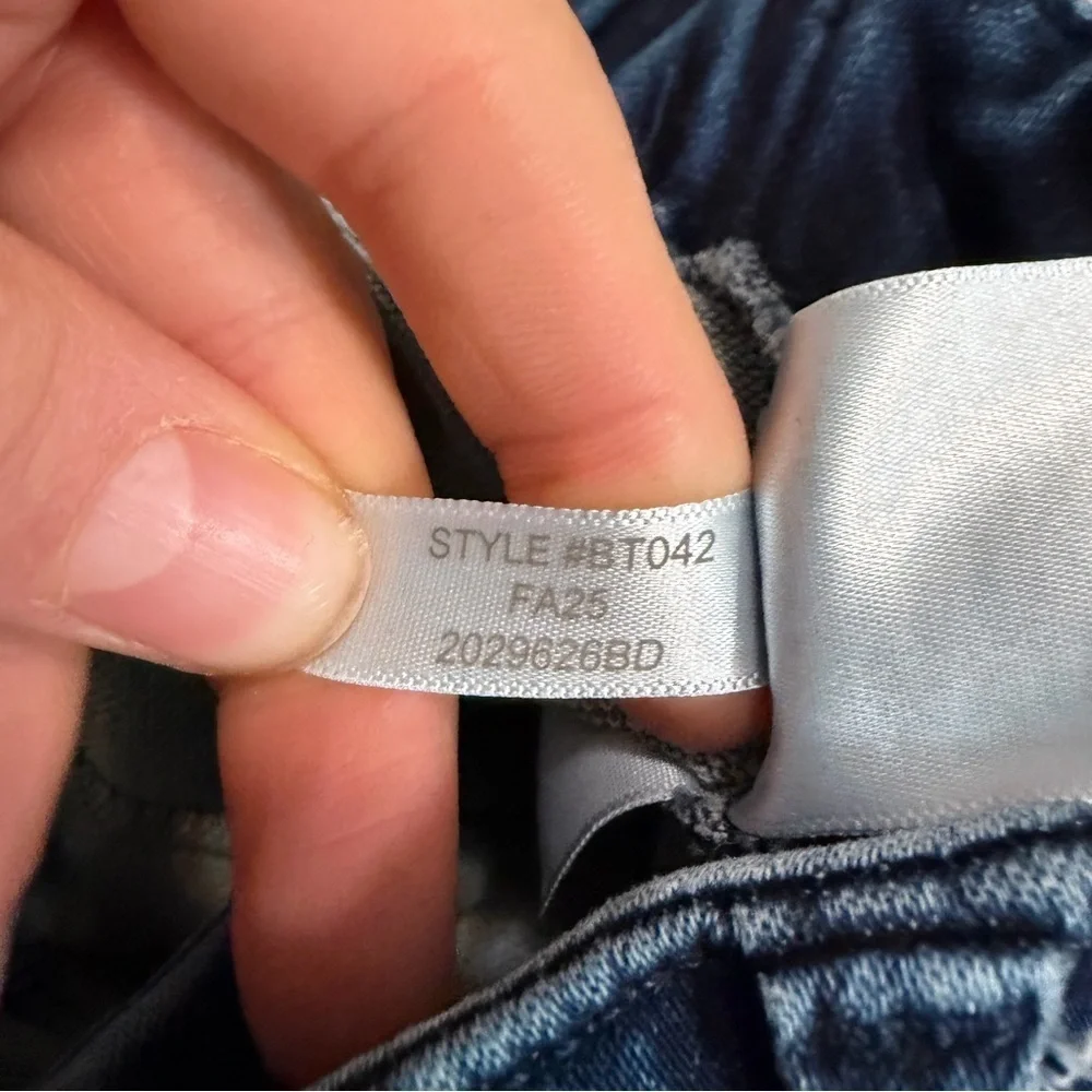 NWOT j crew Utility jogger jean in signature stretch+